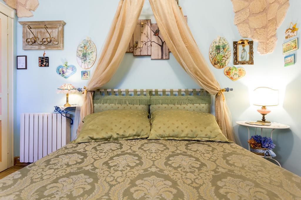Bed And Breakfast A Casa Delle Fate Assisi Exterior photo
