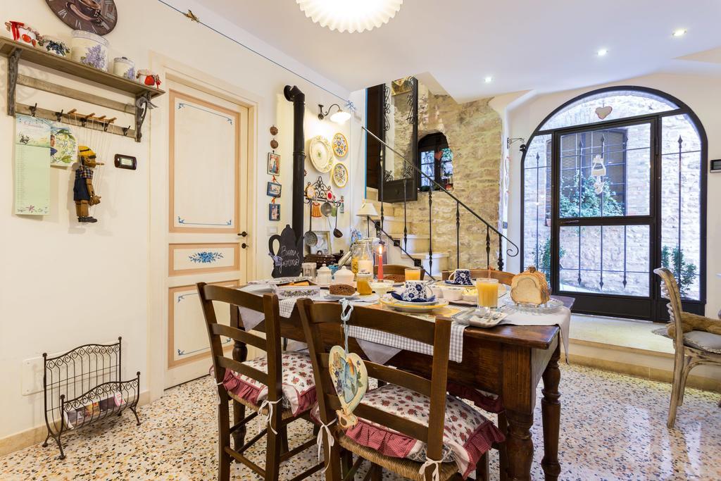 Bed And Breakfast A Casa Delle Fate Assisi Exterior photo